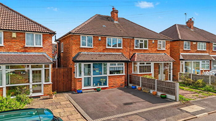 3 Bedroom Semi Detached House For Sale In Arundel Road, Birmingham, B14
