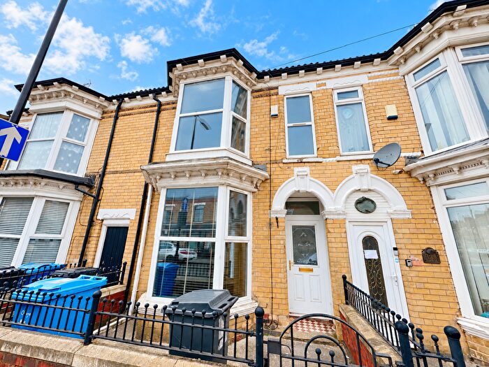 3 Bedroom Terraced House For Sale In De La Pole Avenue, Hull, HU3