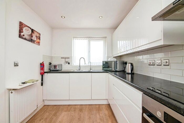 4 Bedroom Detached House For Sale In Oaksherd Mews, Tipton, DY4