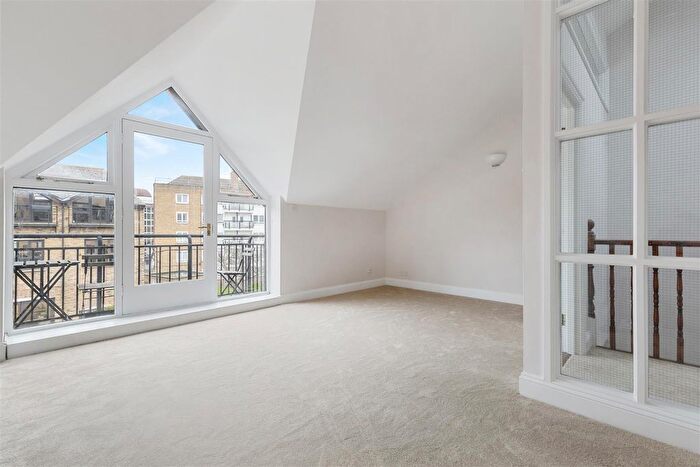 2 Bedroom Property To Rent In Broomgrove Road, London, SW9