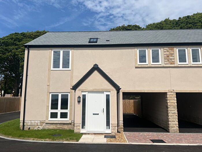 4 Bedroom Semi-Detached House To Rent In Hall Barn Drive, Longridge, PR3