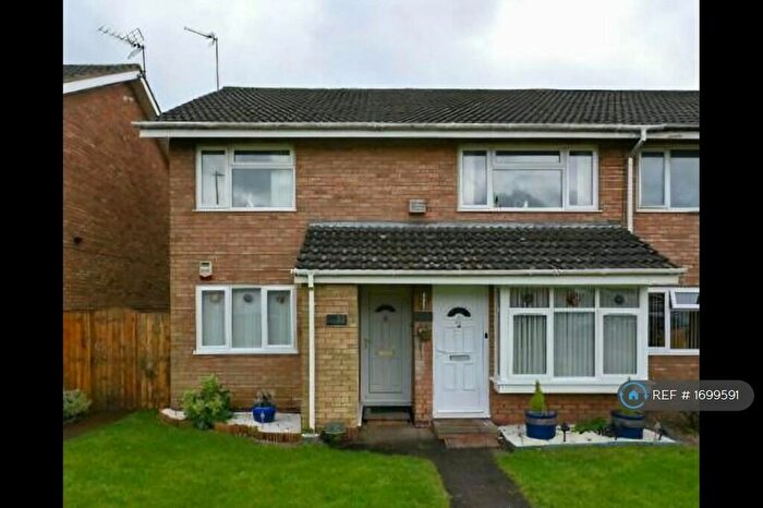 2 Bedroom Maisonette To Rent In Lomas Drive, Birmingham, B31