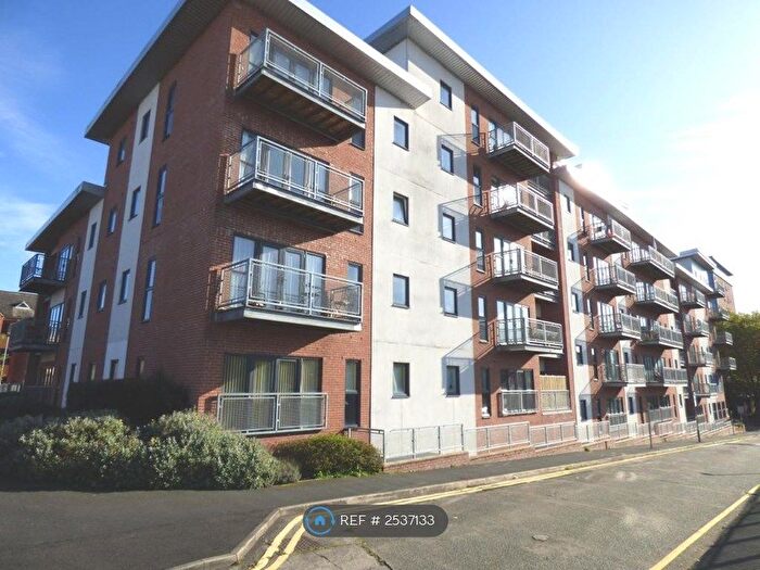 2 Bedroom Flat To Rent In Lumen Court, Preston, PR1