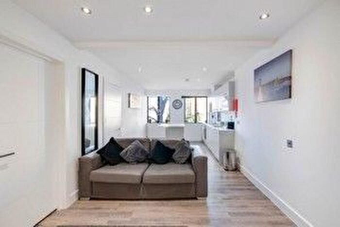 2 Bedroom Flat To Rent In Kings Road, Reading, RG1