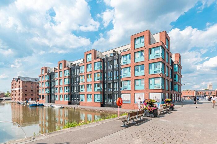 2 Bedroom Apartment For Sale In Barge Arm, Gloucester Docks, GL1
