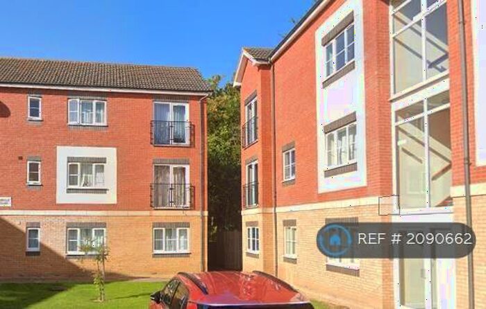 3 Bedroom Flat To Rent In Isabelle Court, Kettering, NN16