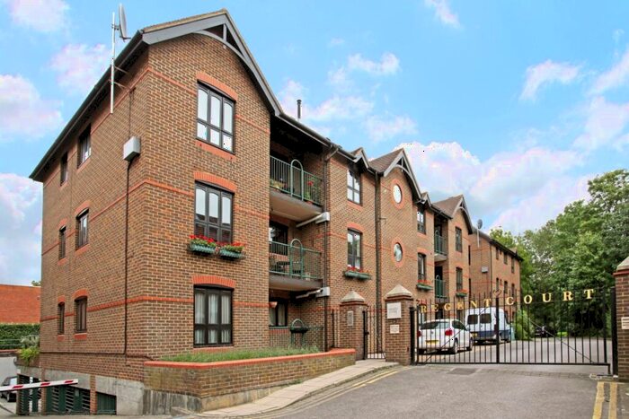 2 Bedroom Flat To Rent In Sheet Street Windsor, SL4