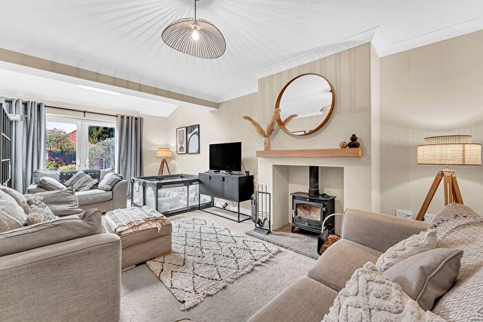 3 Bedroom Semi-Detached House For Sale In Ackers Lane, Stockton Heath, WA4