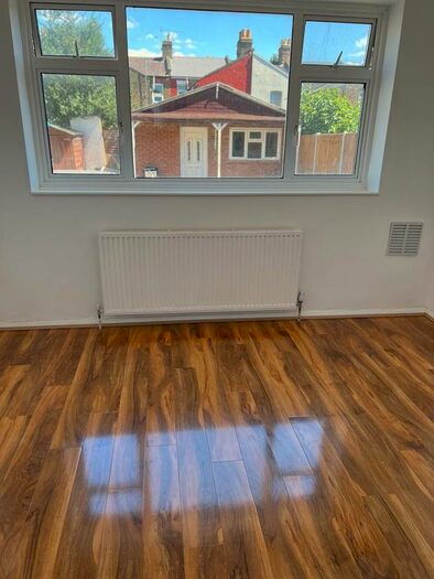 3 Bedroom Flat To Rent In Tillotson Road, London, N9