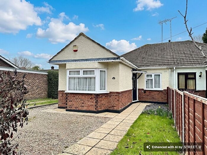 2 Bedroom Bungalow For Sale In Outwood Common Road, Billericay, CM11