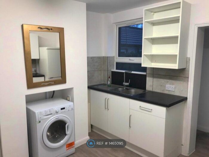 3 Bedroom Terraced House To Rent In Colindale Avenue, London, NW9