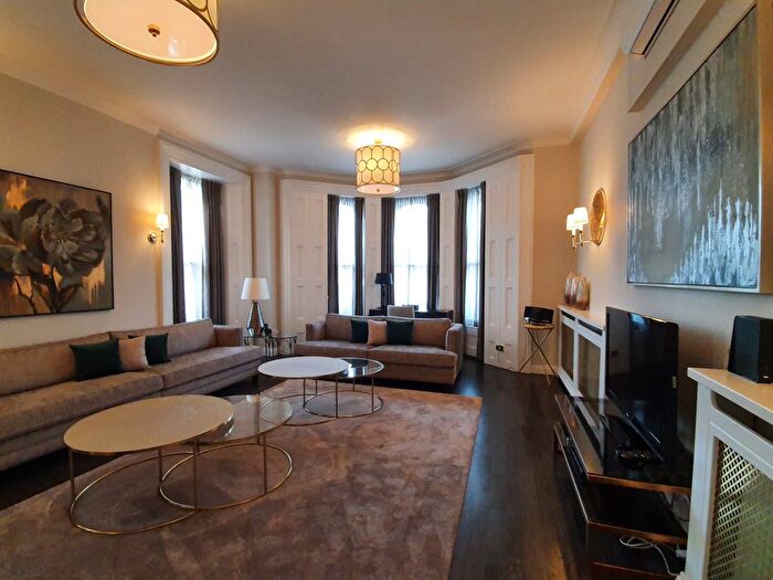 3 Bedroom Flat To Rent In Prince Of Wales Terrace, London, W8