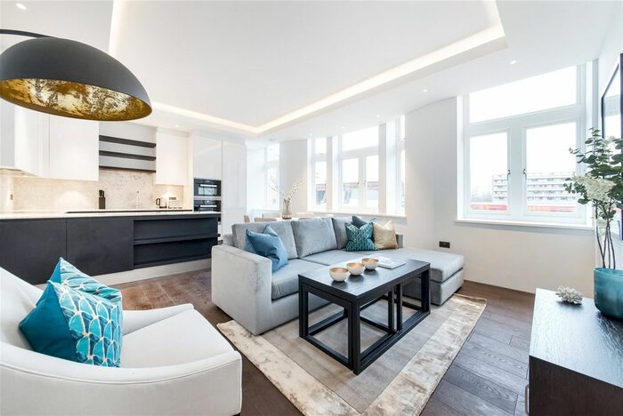 3 Bedroom Flat To Rent In Dover House, Westminster Bridge Road, Waterloo, London, SE1