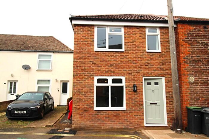 2 Bedroom Flat To Rent In Forton Road, Gosport, Hants, PO12