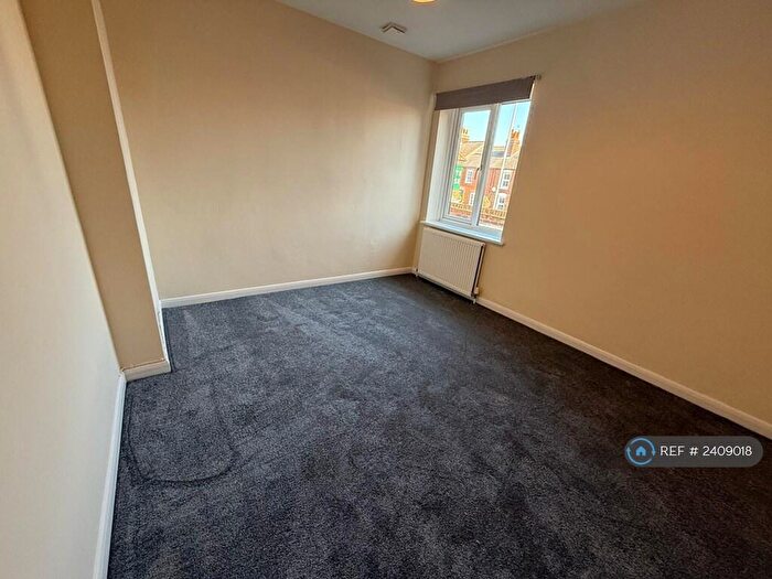 2 Bedroom Flat To Rent In Kidmore End Road, Emmer Green, Reading, RG4