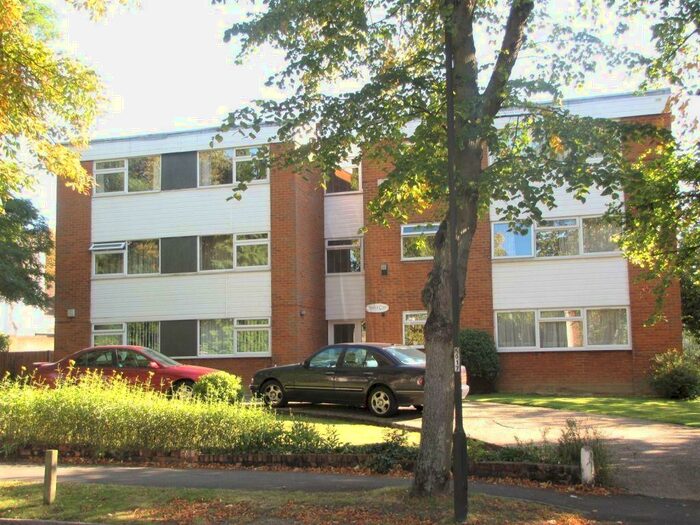 2 Bedroom Flat To Rent In Chestnut Court, Roxborough Avenue, Harrow On The Hill, HA1