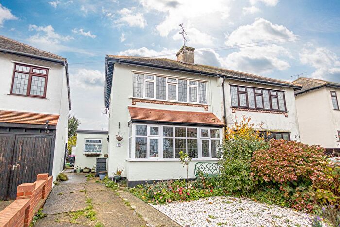 3 Bedroom Semi Detached House For Sale In Glastonbury Chase, Westcliff-On-Sea, SS0