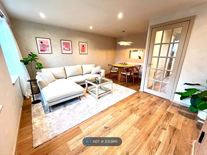 2 Bedroom Flat To Rent In Redberry Court, Leamington Spa, CV31