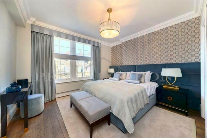 5 Bedroom Flat To Rent In Lincoln House, Basil Street, Knightsbridge, SW3