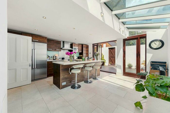 4 Bedroom House To Rent In Eccles Road, Battersea, London, SW11