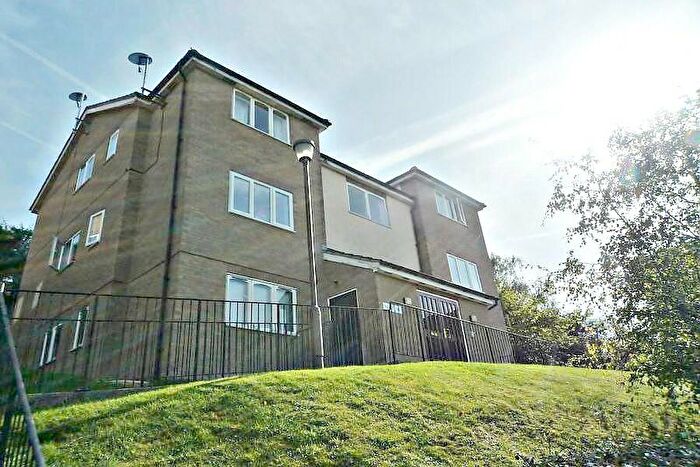 2 Bedroom Apartment To Rent In Lingfield Close, HP13