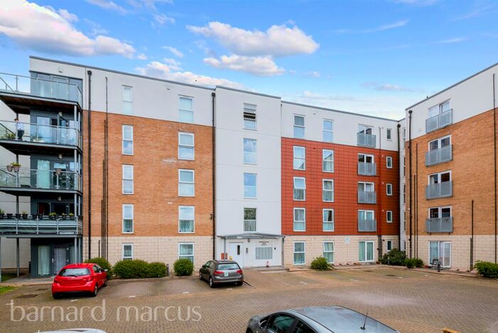 2 Bedroom Flat For Sale In Mono Lane, Feltham, TW13