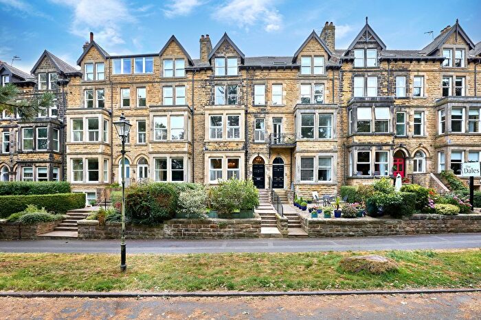 6 Bedroom Terraced House For Sale In Valley Drive, Harrogate, HG2