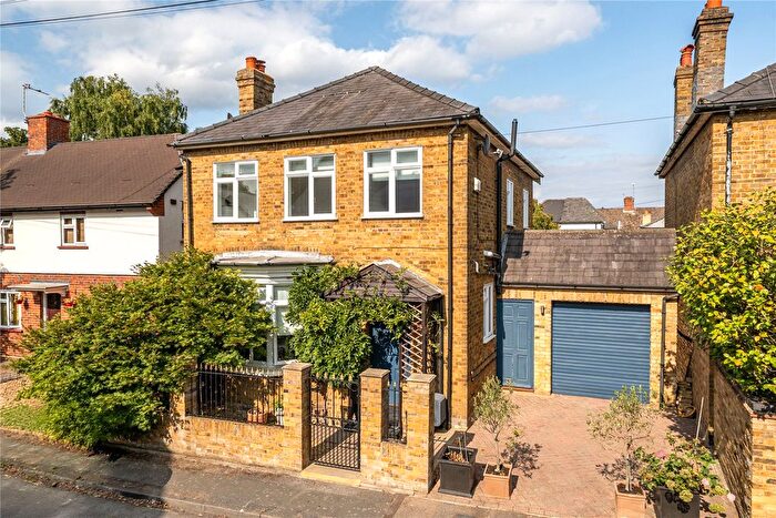 3 Bedroom Detached House For Sale In Hersham, KT12