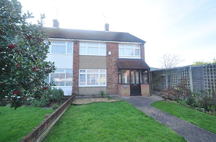 3 Bedroom Semi-detached House To Rent In London Road, Benfleet, SS7