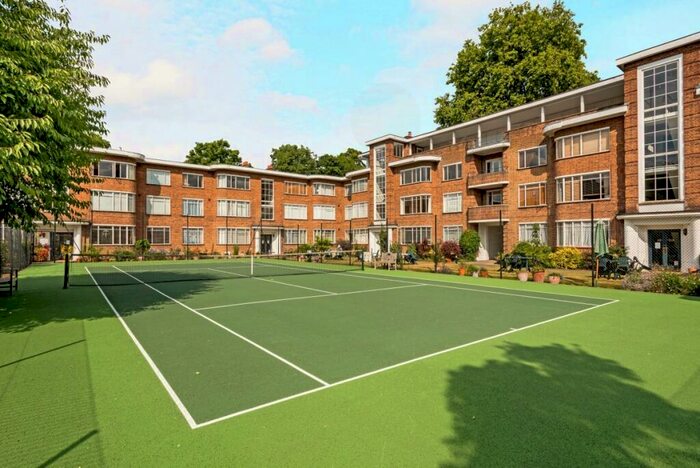 1 Bedroom Flat To Rent In Bridge Road, East Molesey, KT8