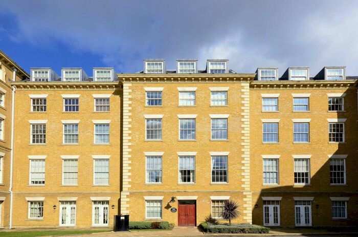 3 Bedroom Flat To Rent In Princess Park Manor, Friern Barnet, London, N11