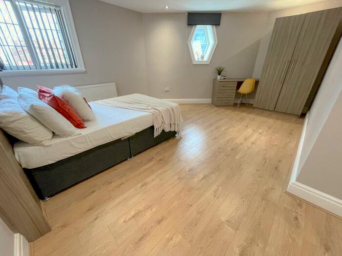 10 Bedroom Detached House To Rent In Everton Road, L6