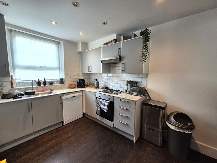 4 Bedroom Flat To Rent In Jebb Avenue, London, SW2