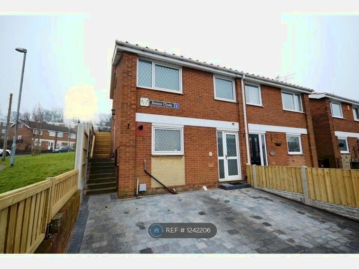 3 Bedroom Semi-Detached House To Rent In Avens Close, Pontefract WF8