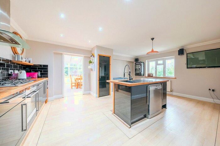 4 Bedroom Bungalow For Sale In Reigate Road, Hookwood, Horley, Surrey, RH6