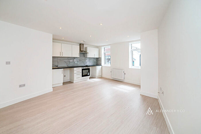 1 Bedroom Apartment To Rent In High Street, Aylesbury, HP20