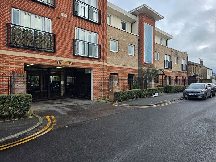 2 Bedroom Flat For Sale In Uxbridge Road, Uxbridge, UB10