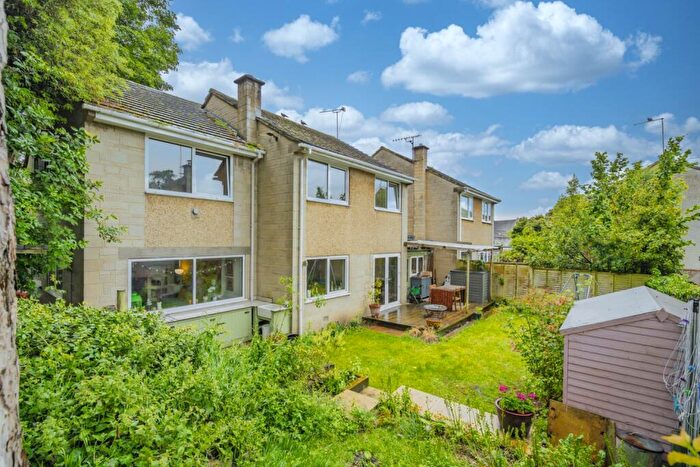 4 Bedroom Link Detached House For Sale In The Ferns, Tetbury, Gloucestershire, GL8