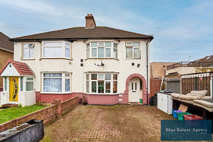 3 Bedroom Semi Detached House For Sale In Munster Avenue, Hounslow, TW4
