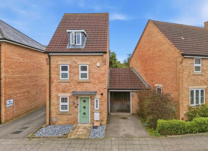 4 Bedroom Detached House For Sale In Hepburn Crescent, Oxley Park, MK4