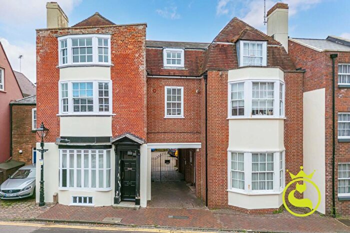 2 Bedroom Flat For Sale In Market Street, Poole, BH15