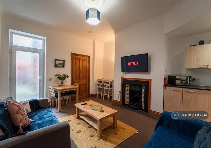 3 Bedroom Flat To Rent In Grosvenor Road, Newcastle Upon Tyne, NE2