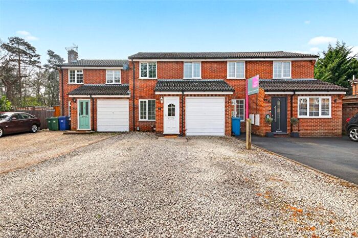 3 Bedroom Terraced House For Sale In Crofton Close, Forest Park, Bracknell, Berkshire, RG12