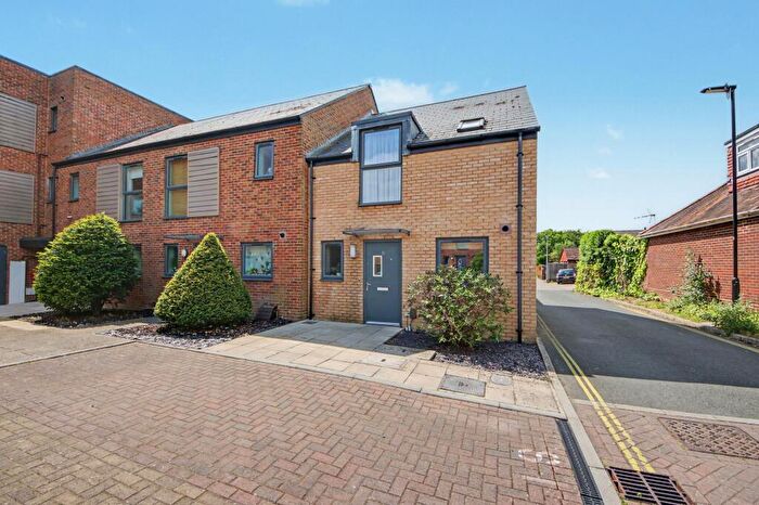 3 Bedroom Terraced House For Sale In Laxton Close, Sholing, SO19