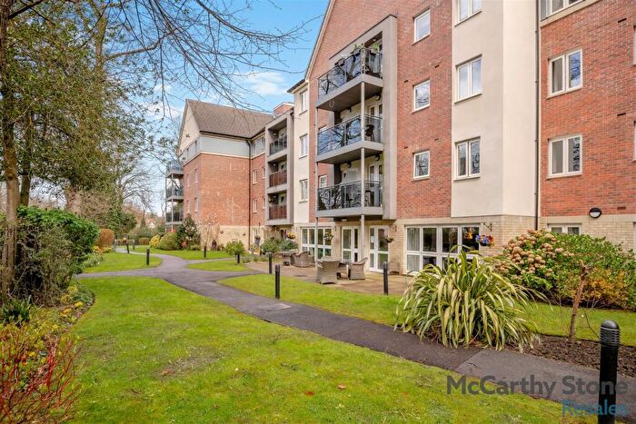 1 Bedroom Apartment For Sale In Broadfield Court, Park View Road, Prestwich, Manchester, M25