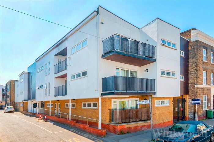 2 Bedroom Flat To Rent In Smikle Court, Hatcham Park Road, New Cross, London, SE14