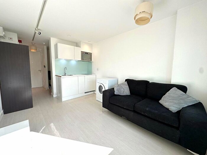 1 Bedroom Flat To Rent In Manor Mills, Ingram Street, Leeds, West Yorkshire, LS11