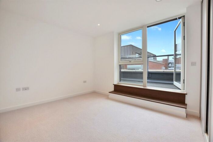 1 Bedroom Flat To Rent In Wilkinson Close, NW2