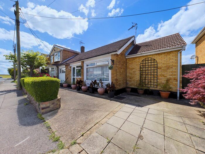 2 Bedroom Semi-Detached Bungalow For Sale In Seaview Road, Canvey Island, SS8