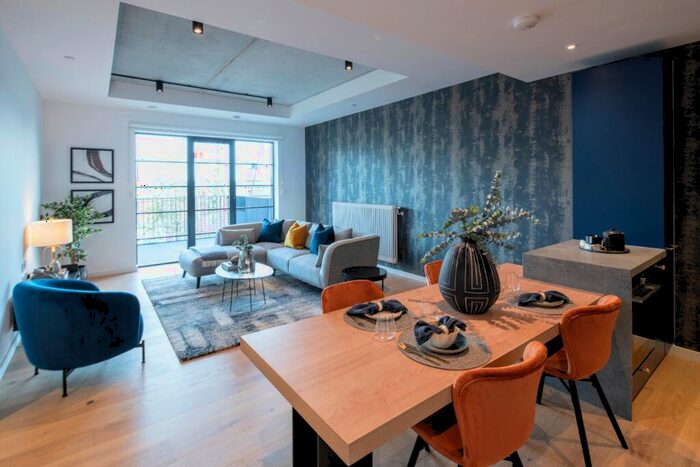 2 Bedroom Flat To Rent In Agar House, Goodluck Hope, E14